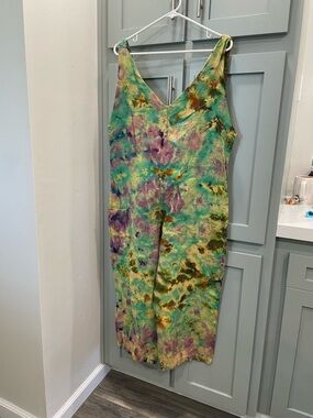 Tie-Dye V-Neck Sleeveless Jumpsuit in Green & Purple